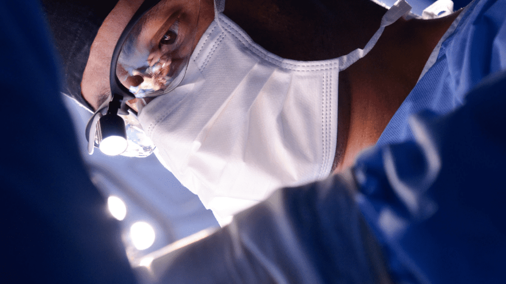 Dr Raul Mendes Martins | Cirurgião Plástico em Curitiba | Lipoaspiração HD Ugraft, Renuvion, Abdominoplastia, Rinoplastia Ultrassônica e Cirurgia Mamária